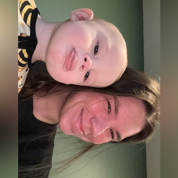 Meet your Posher, Katelyn - Picture 2 of 4